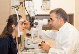 Chefarzt für Refraktiv Chirurgie